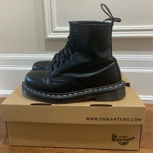 Dr Martens 1460 smooth white stitch
